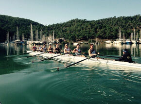 De 'Brabant Acht' in training in Turkije.