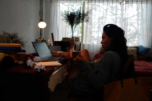 Students from low-income families more likely to live on their own