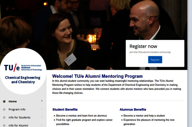Alumni coach students