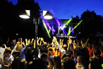 Feest op donderdag tijdens Intro 2012 in Eindhoven