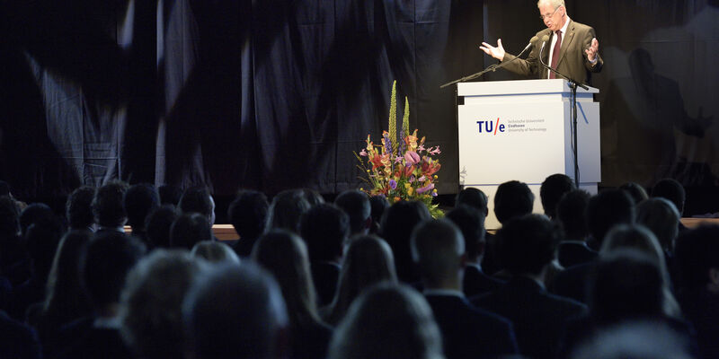 Karl Dittrich gisteren aan de TU/e. Foto | Bart van Overbeeke