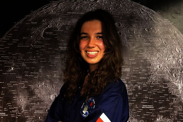 Student spends week in isolation on the “moon”