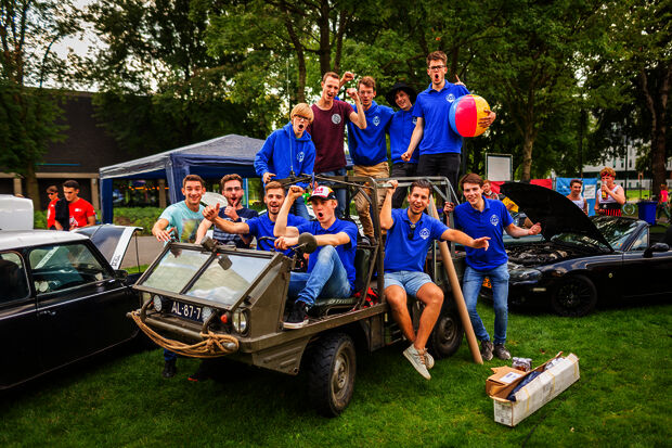 Aan auto’s klussen met De Beunbazen