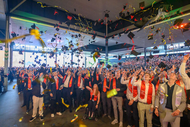 Silent protest and gaming president at MomenTUm