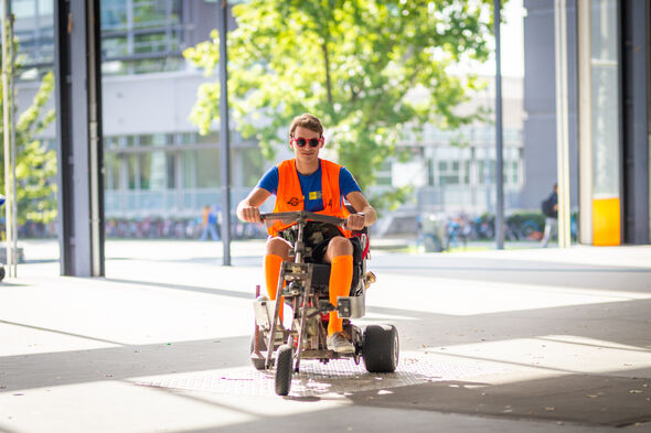 Kevin Loman op de trike. Foto | Rien Boonstoppel