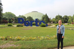 Bij Palacia de Cristal, met de letters van Porto. Bij Palacia de Cristal, met de letters van Porto.
