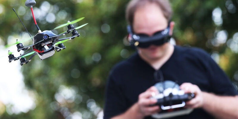 Workshop drone racing met Blue Jay.