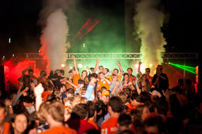 Na de wedstrijd nog drie kwartier feesttijd. Foto | Bart van Eijden Na de wedstrijd nog drie kwartier feesttijd. Foto | Bart van Eijden