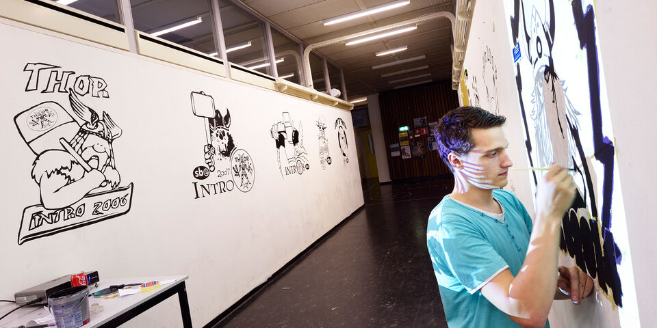 Niels Vertegaal aan het werk. Foto | Bart van Overbeeke