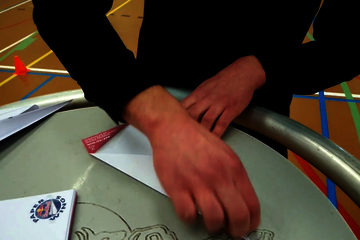 Délano Grootaers shows how to build a perfect plane to Cursor. Video | Norbine Schalij.