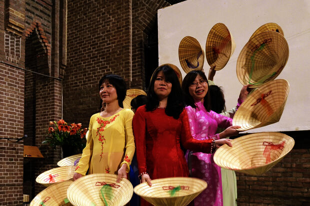Cultural exchange at third Asian Dinner