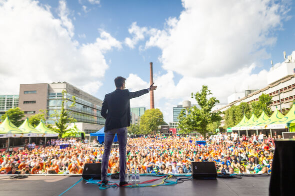 Opening Intro, met mind-illusionist Jochem Nooyen. Foto | Rien Boonstoppel