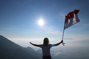 Na een hike eindelijk bovenop Mount Guntur (West Java). Privé-archief Isabelle Linders.