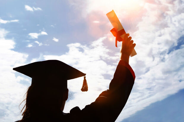 Diploma before 1 September? You will receive 535 euros