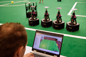 De voetbalrobots van Tech United. Foto | Bart van Overbeeke