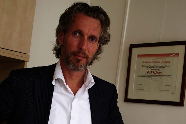  Parkinson’s expert recipient of Holst Memorial Lecture Award