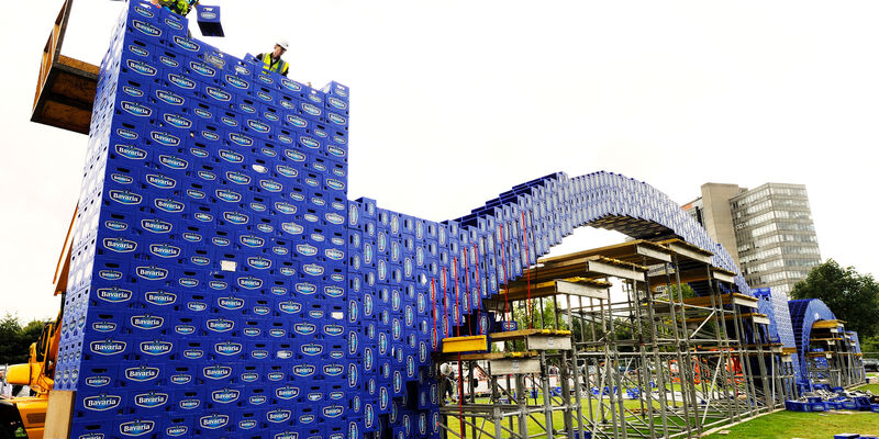 World record beer crate bridge back in Eindhoven l Photo: Bart van Overbeeke