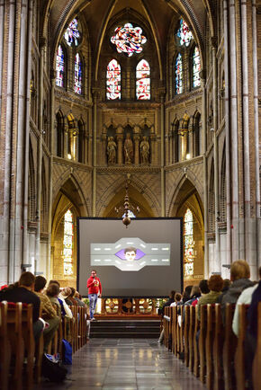 Lezing door Diederik Jekel in de Catharinakerk. Foto | Bart van Overbeeke Lezing door Diederik Jekel in de Catharinakerk. Foto | Bart van Overbeeke
