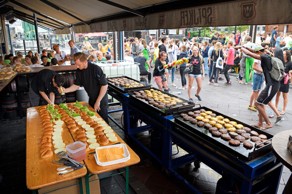 Hangover breakfast CHEOPS. Photo | Bart van Overbeeke