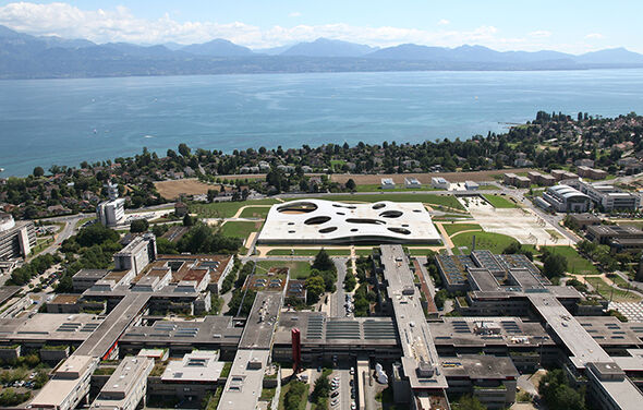 Het Rolex Learning Center op de campus van EPFL. Foto | Alain Herzog