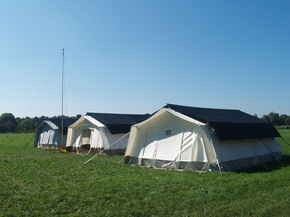 De noodtenten in Zeeland.