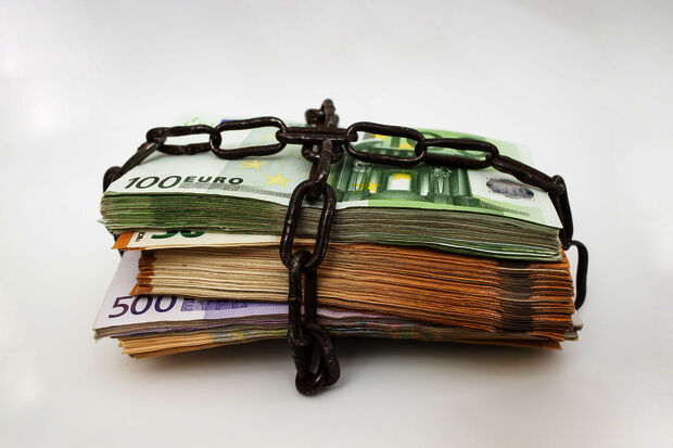 Fraudulent scheme allowed 260 Romanians to obtain student finance