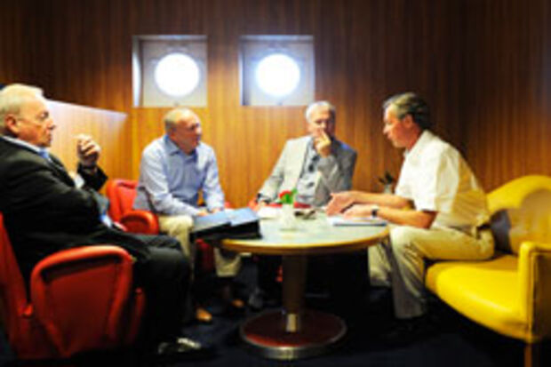 Rector Van Duijn stays for Bachelor College 