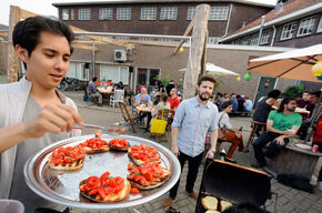 Mediterraanse hapjes bij T!NT. Foto | Bart van Overbeeke