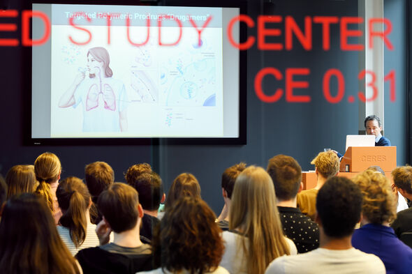 Lecture in Ceres. Photo | Bart van Overbeeke