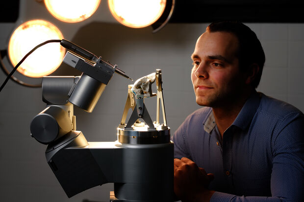 Home Stretch | Surgical robot removes bone