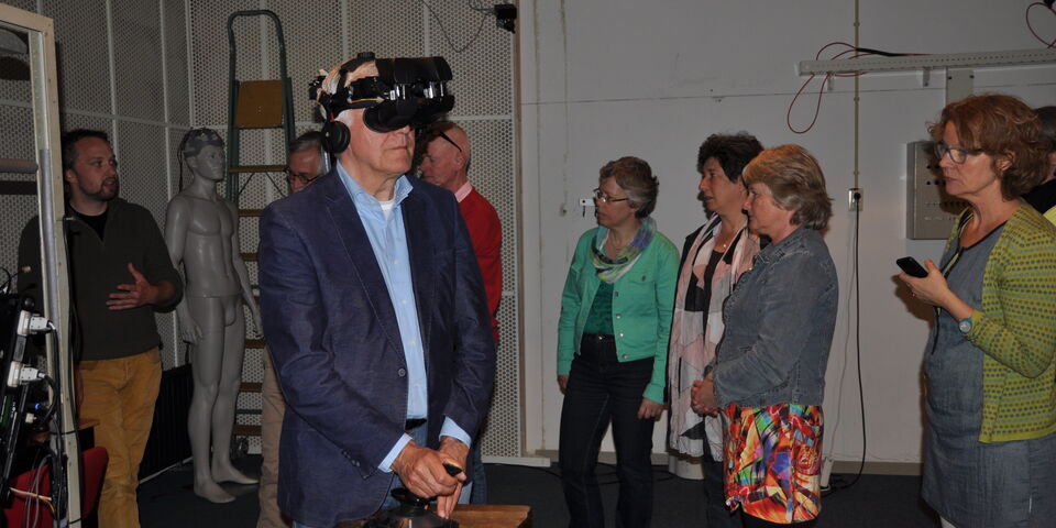 Decanen in het Virtual Reality Lab