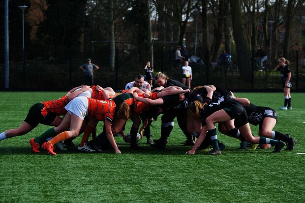 Halve eeuw vrouwenrugby: blauwe plekken en kameraadschap