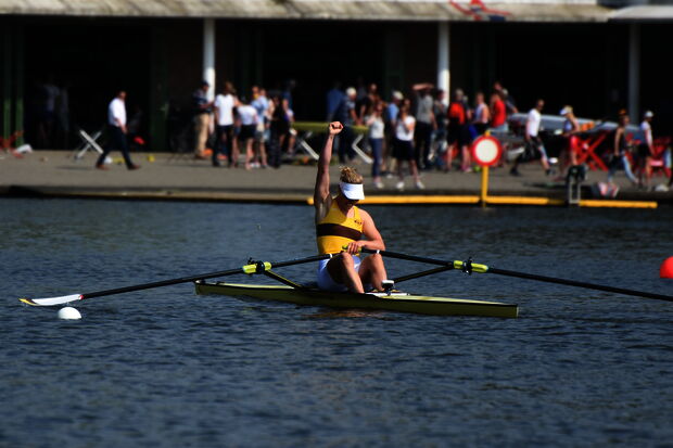 Thêtans win rowing gold and bronze