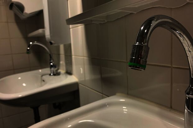 Pilot for water-saving faucets on campus