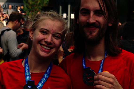 Onze verslaggevers Kevin en Cristina volgden het TU/e Running Team zondag op de voet. Bekijk hun impressie hiernaast. Video | Yellow Visual Crew