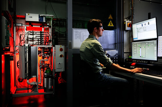 Home stretch | Keeping reactor hot with holes