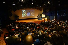 André Kuipers in de Blauwe Zaal. Foto | sCoolscience André Kuipers in de Blauwe Zaal. Foto | sCoolscience