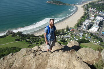 Wouter op Mount Maunganui.