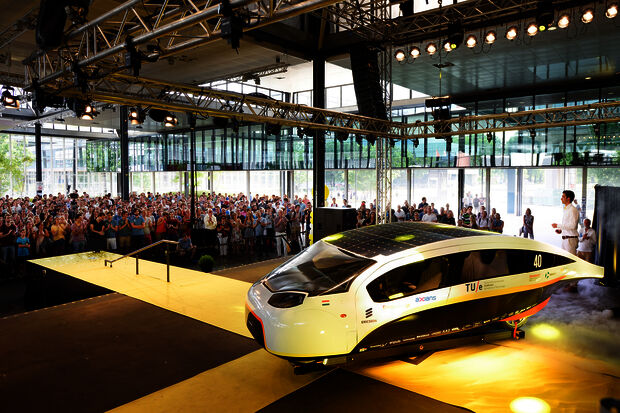 Solar Team Eindhoven unveils five-seater ‘Stella Vie’