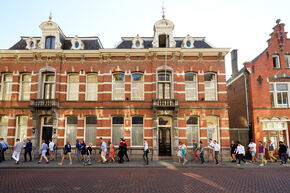 Optocht Mysterietour door Den Bosch. Foto | Bart van Overbeeke