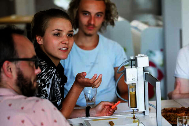 Self-printed food (with banana skin) judged at TU/e