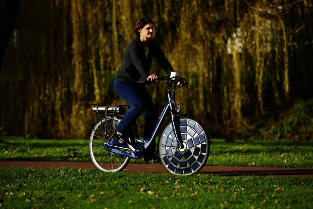 Prototype first Solar-Bike unveiled at TU/e 