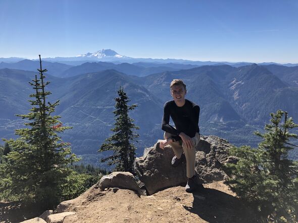 Prachtig uitzicht over Mount Rainier na een steile hike naar de top. Foto | Privé-archief Jasper Sleumer