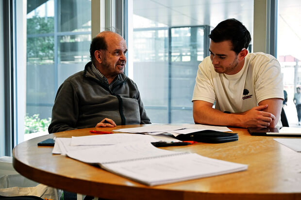 Gert Regterschot legt calculus ook moeiteloos aan een journalist uit