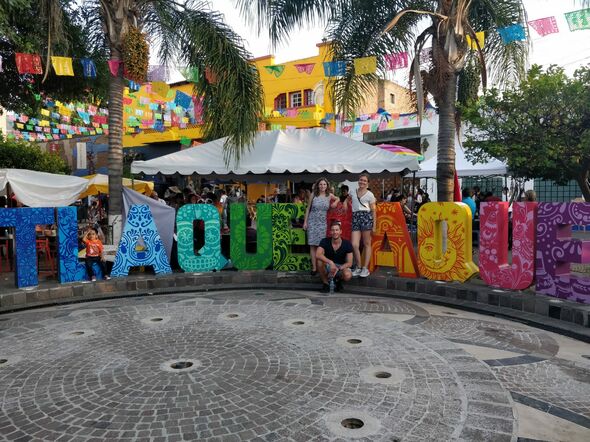 Travelling through Mexico (Lisa on the left). Photo | private archives Lisa van Lierop