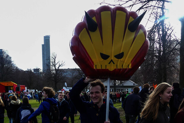 Academic staff: don’t abandon all collaboration with fossil fuel companies