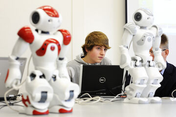 Robot NAO helpt kinderen met autisme. Archieffoto | Bart van Overbeeke