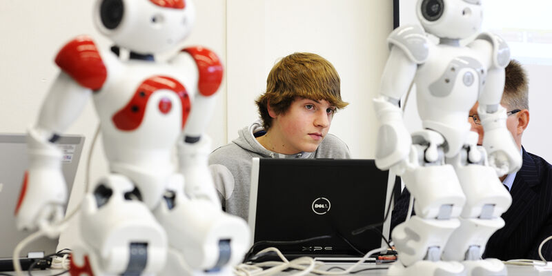 Robot NAO helpt kinderen met autisme. Archieffoto | Bart van Overbeeke
