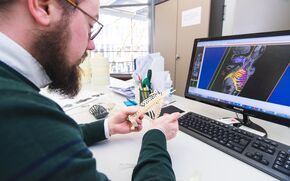 Mark Thielen aan het werk. Foto | 3D Hubs Mark Thielen aan het werk. Foto | 3D Hubs