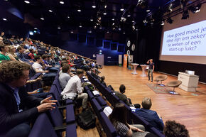 Lezingen in de Blauwe Zaal tijdens Get Started. Foto | Bart van Eijden